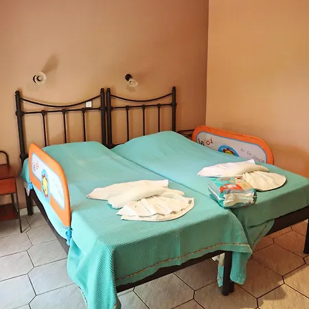 Eleni Seaside Apartment Platanias (Crete)
