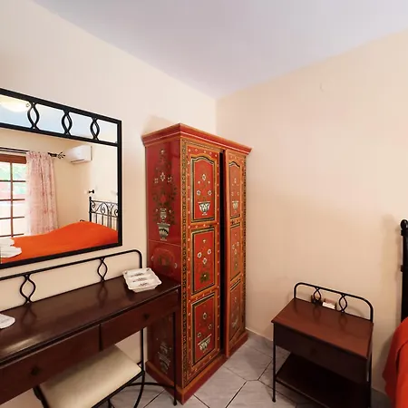 Eleni Seaside Apartment *